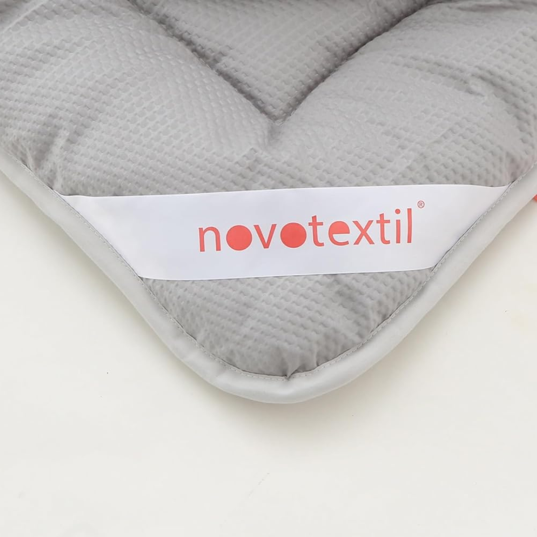 Novotextil- Couette bicolore. microfibre. Densité 350gr/m2 Gris